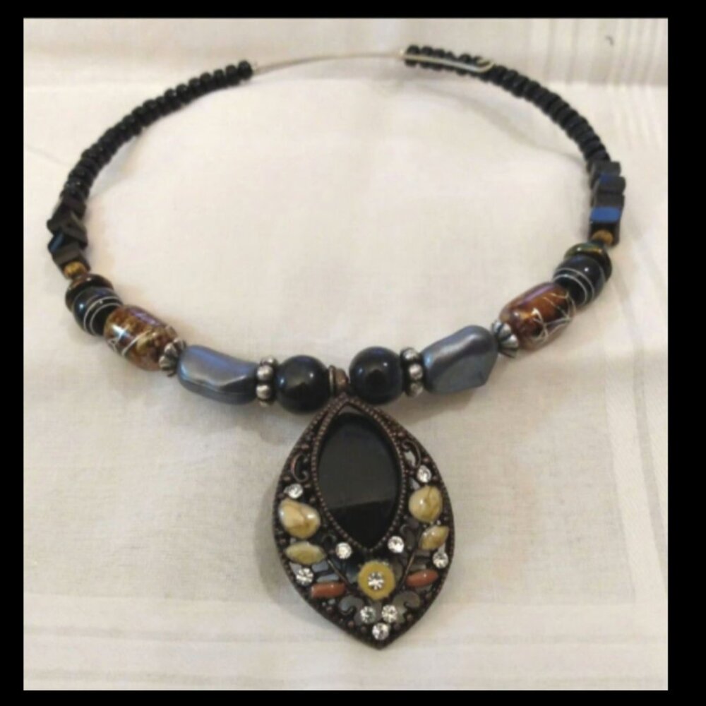 Memory wire choker necklace